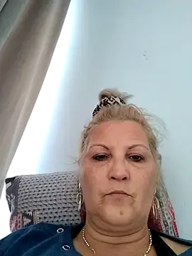 Snapshot of Divineblond chatting on October 27, 12:33 pm Divineblond online show from October 27, 12:33 pm