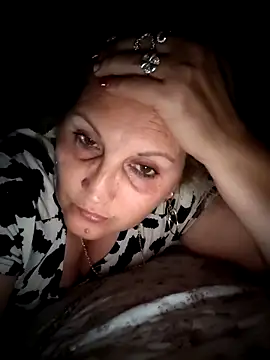 Snapshot of Divineblond chatting on September 18, 8:07 pm Divineblond online show from September 18, 8:07 pm