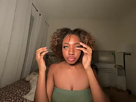 ebonydolled online show from June 10, 1:49 am