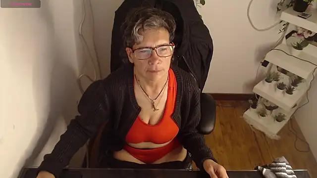 selena ferreira online show from June 24, 7:24 pm