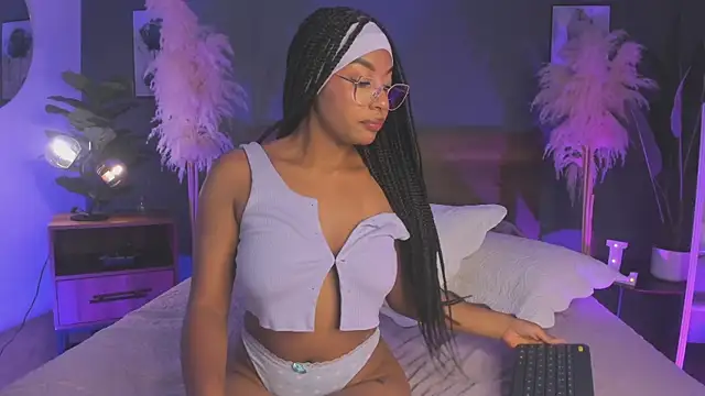 Lynncute online show from June 25, 4:12 am