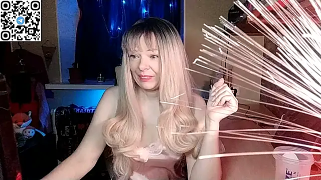 Fluffy Duffy962 online show from June 4, 8:13 pm