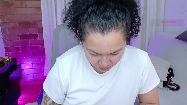 MissBronte online show from June 3, 2:45 am