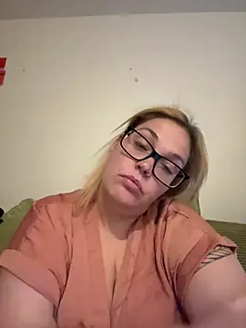 SecretRavenXO online show from May 15, 10:45 pm