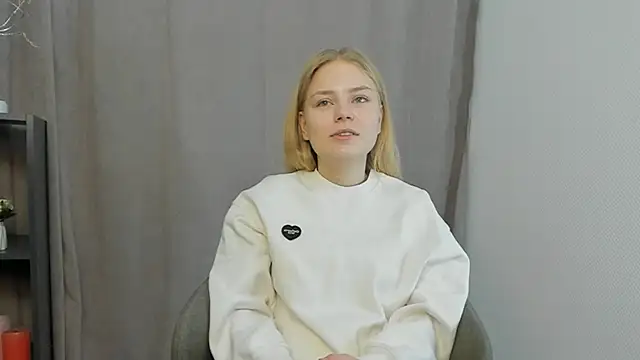 LavonaMadlem online show from April 27, 9:39 am