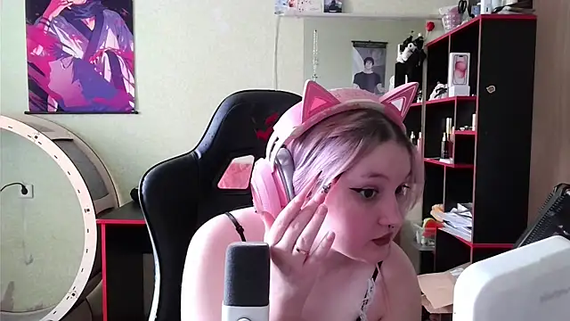 ZoyaMek online show from April 25, 6:05 am