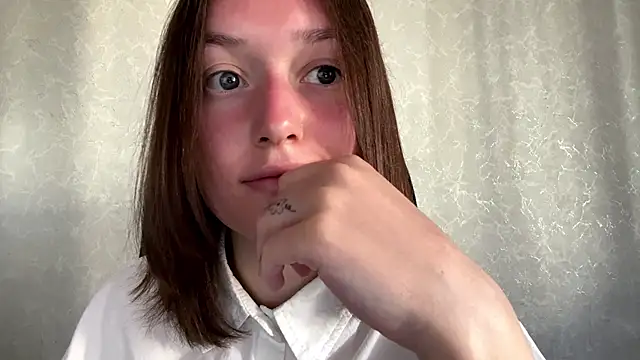 LisaSunrise online show from May 2, 1:20 am