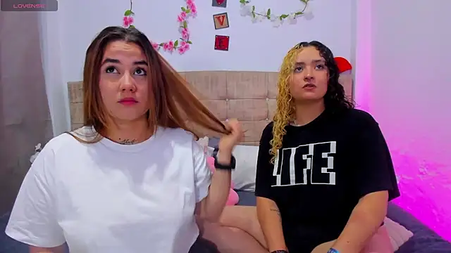 Catherine And Tara online show from June 12, 9:23 pm