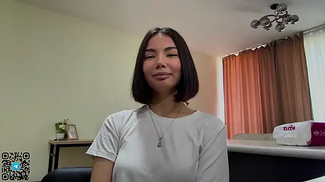 MarylnMonnier online show from April 29, 7:11 am