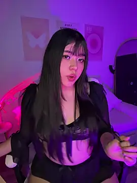 iEmily  online show from July 17, 1:43 am
