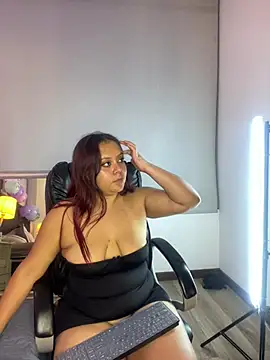 Nahia Baker4 online show from May 21, 1:58 am