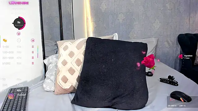 Snapshot of alessia_anderson chatting on October 8, 10:14 pm alessia anderson online show from October 8, 10:14 pm