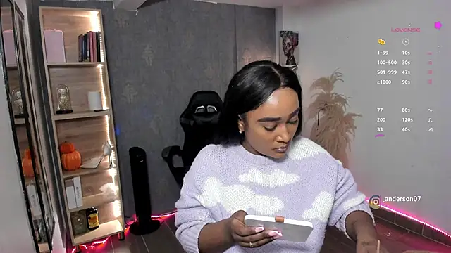 Snapshot of alessia_anderson chatting on October 24, 10:06 pm alessia anderson online show from October 24, 10:06 pm