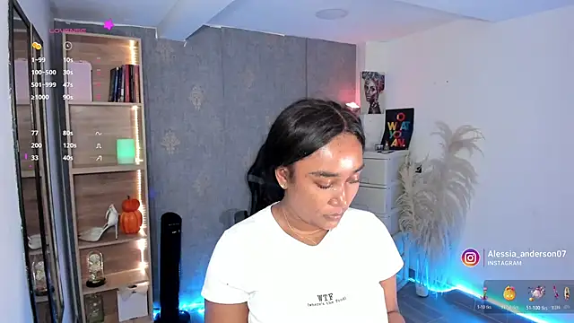 Snapshot of alessia_anderson chatting on October 28, 9:30 pm alessia anderson online show from October 28, 9:30 pm