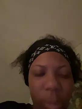 HoneyXeek online show from April 30, 11:37 am