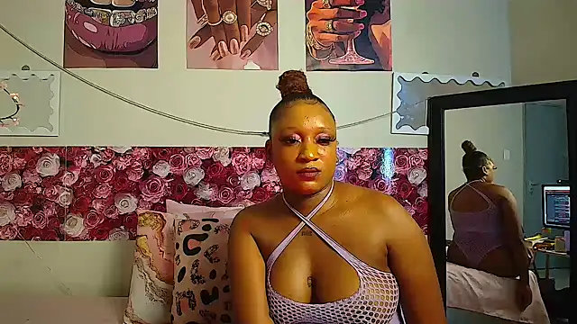 EnchantingLisa online show from June 2, 11:11 am