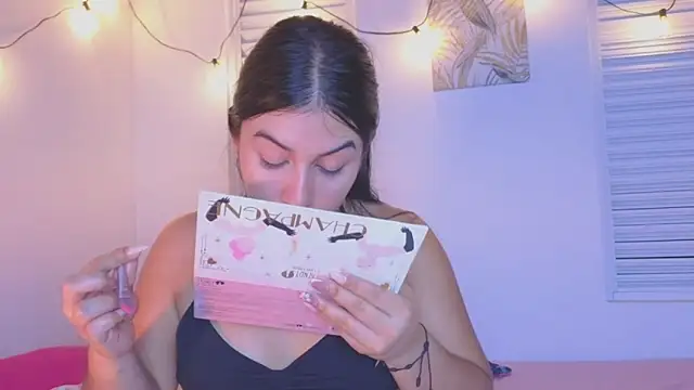 VictoriaaLopez online show from June 10, 4:11 am