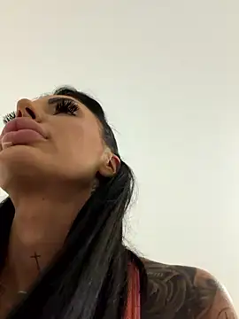 RaquelleXO online show from May 23, 12:14 pm
