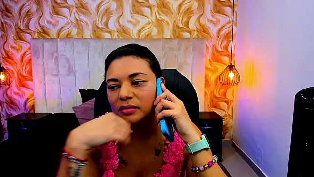ChloeSmith9 online show from August 7, 4:25 pm