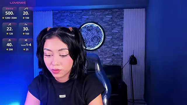 gemma 19  online show from July 24, 8:49 pm