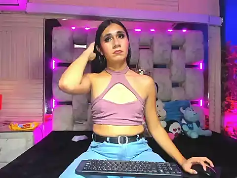 MahiaraHot online show from May 14, 4:57 pm