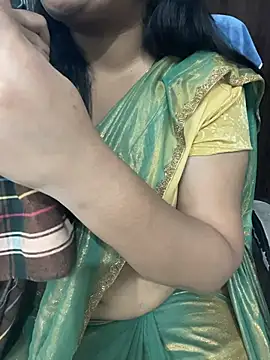 Tamil Azhagie online show from June 21, 9:52 pm