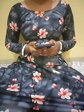 Seema yadav01 online show from May 4, 6:06 am