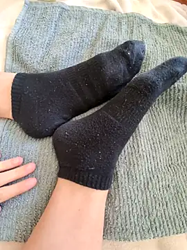 Midnight Feet online show from April 30, 9:47 am