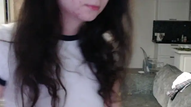 cute lilia online show from May 9, 6:32 pm