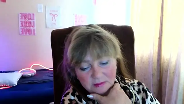 Melania Cook online show from July 2, 11:16 am