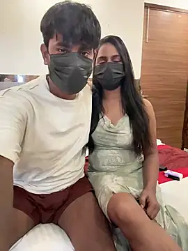 MUSKANHOTCOUPLE online show from August 4, 7:25 am