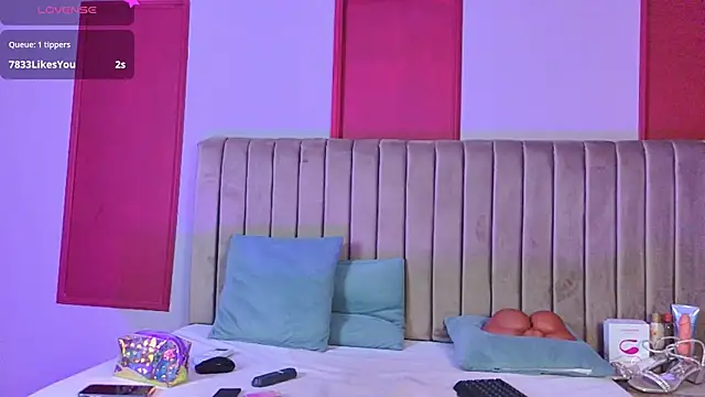 lexielancaster cr online show from July 12, 8:42 pm