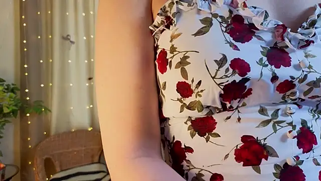 JolieDerringer online show from June 3, 2:33 pm