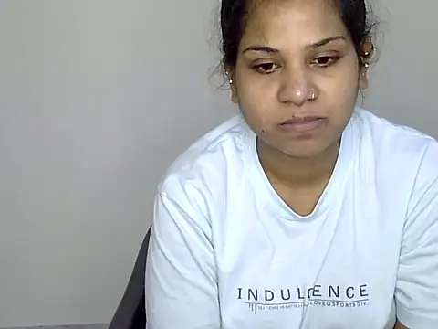 SEXY BHABHI3 online show from May 7, 9:13 am