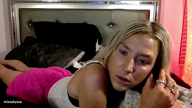Misss alyssaaa online show from June 23, 4:10 am