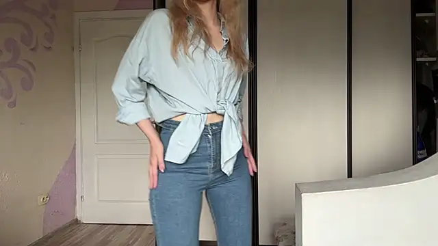 ScarlettRosy online show from May 31, 4:40 am