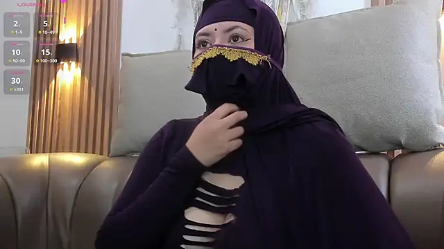 yasmin dina online show from June 13, 2:03 pm