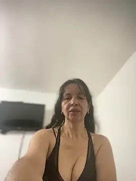 Soy Camila8 online show from May 31, 10:21 am