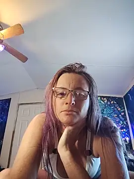 Snapshot of Queenle91 chatting on May 12, 3:19 pm Queenle91 online show from May 12, 3:19 pm