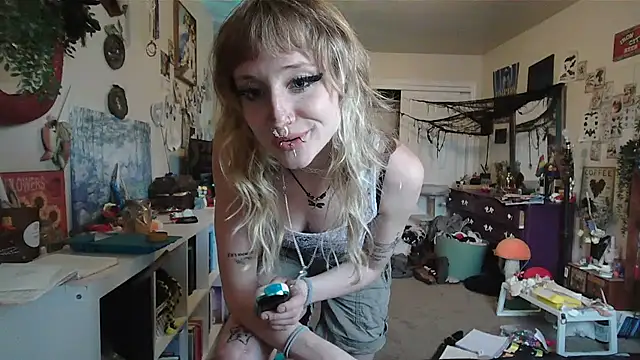 PixieLovely online show from July 3, 2:06 am