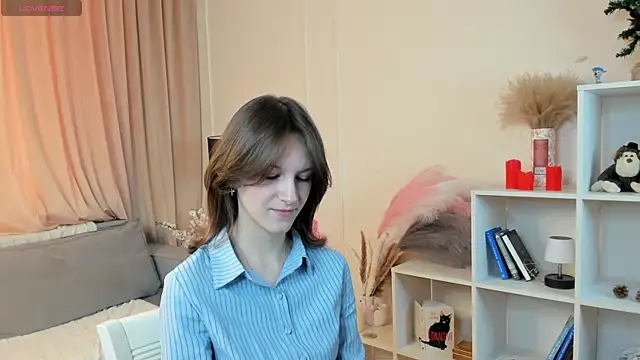 CortneyCagey online show from May 24, 7:18 am