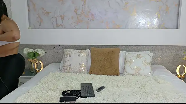 SelenaBella  online show from August 4, 2:56 pm