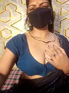 Juli 80 online show from August 2, 9:56 am
