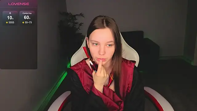lolytaberry online show from July 9, 1:41 am