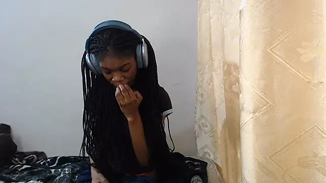 PetiteBarbie 05 online show from August 7, 7:26 am