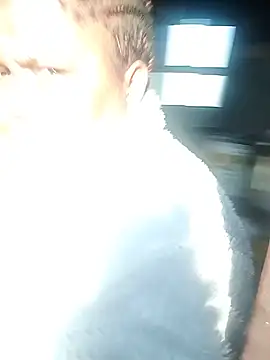 ChubbyMidgetxxx19 online show from August 6, 1:51 pm