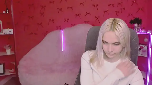 DanaWint online show from June 20, 1:36 pm