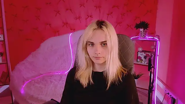 DanaWint online show from May 30, 1:53 pm