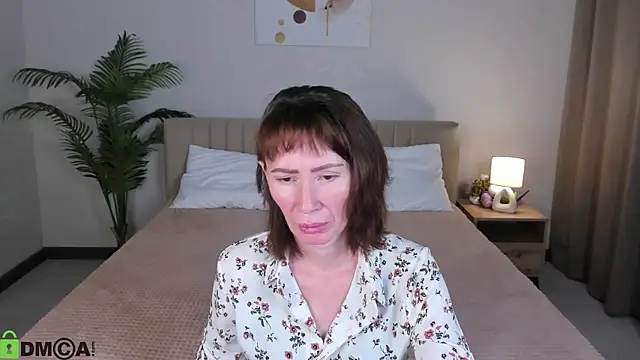 gracekellyyy online show from May 21, 4:43 am