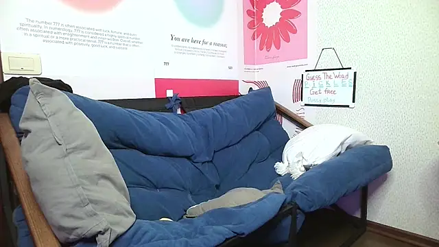 LeenLittle online show from June 10, 8:29 pm